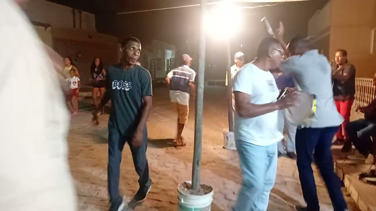 FESTA EM AGRADECIMENTO POR MAIS UM ANNO DE VIDA, DE ANTÔNIO. 