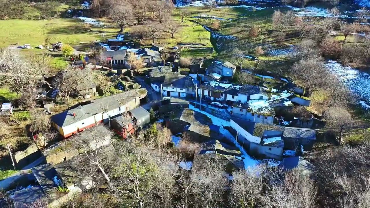 Valdeorras. Pueblo de Pusmazán.