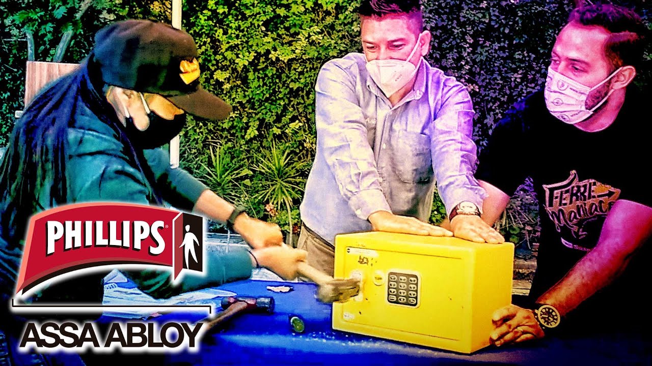 Martillazos a una caja fuerte YALE | FERREMANIACOS