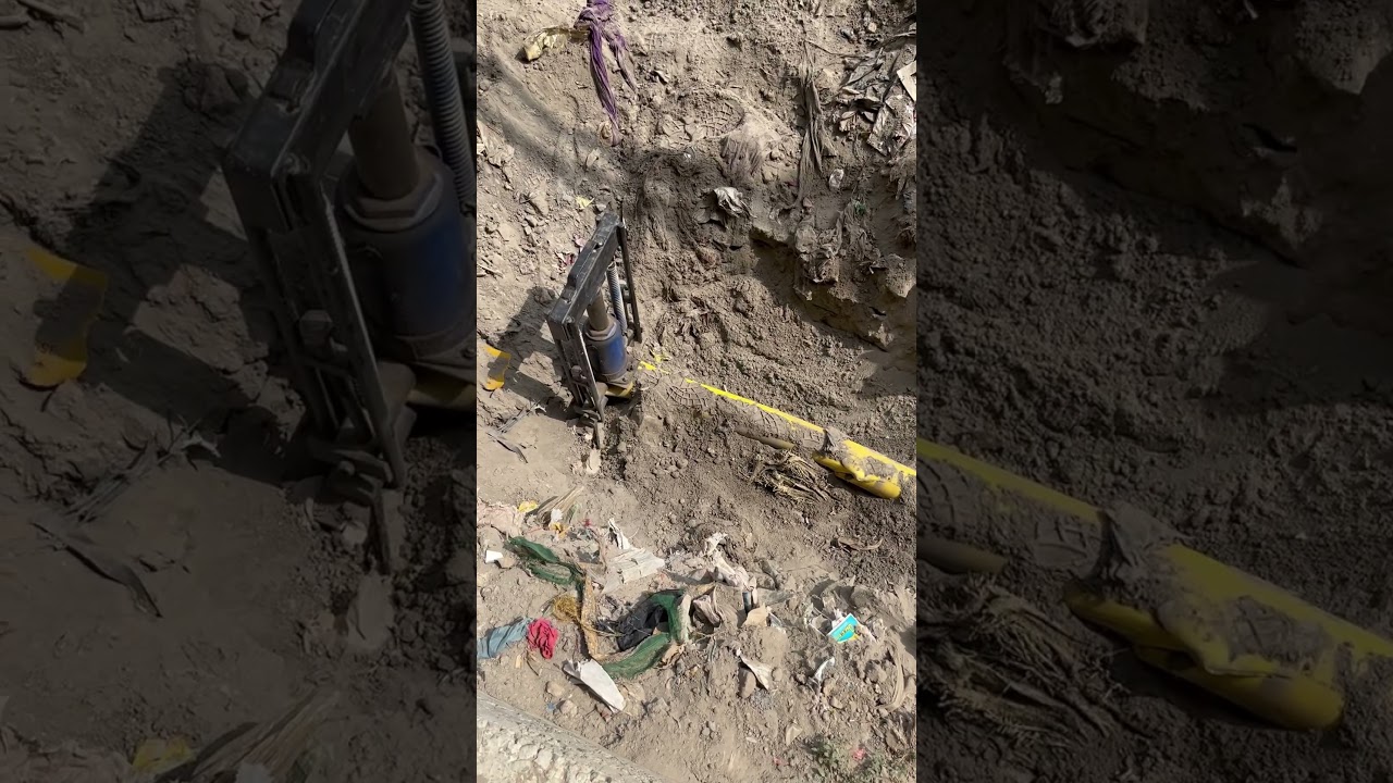 Mdpe line damage 125 mm #naturalgas #leakage #igl #pipeline #mdpe #plumber #plumbing #gaspipeline
