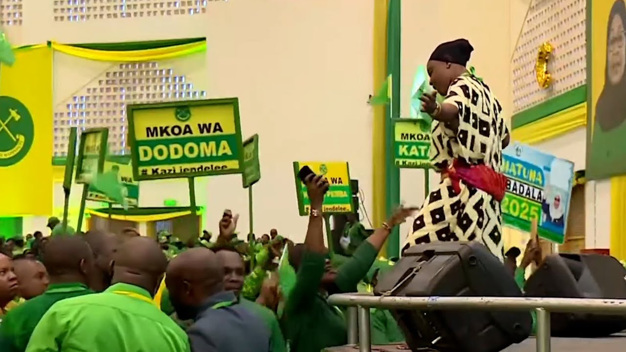 TAZAMA MAUNO YA WACHEZA NGOMA WAKIZIMKAZI WAKICHEZA KIDUMBAKI MKUTANO MKUU CCM