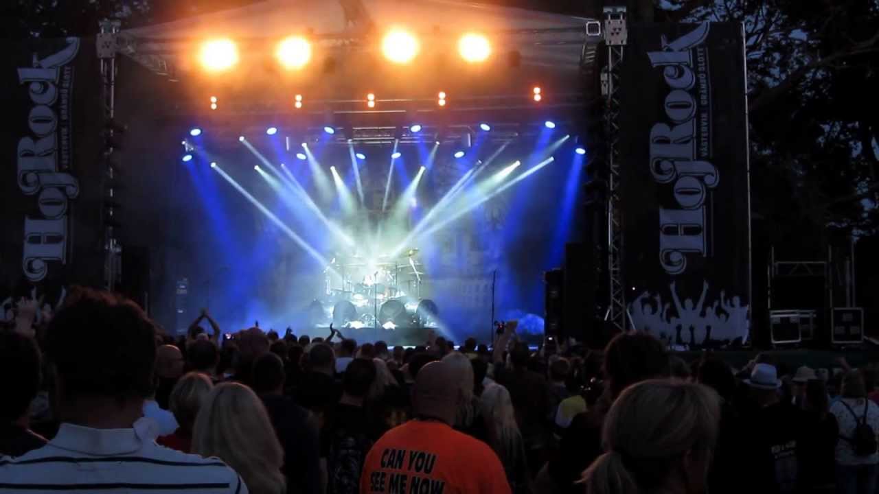 Hojrock 2013 Kicken från The Poodles på trummor