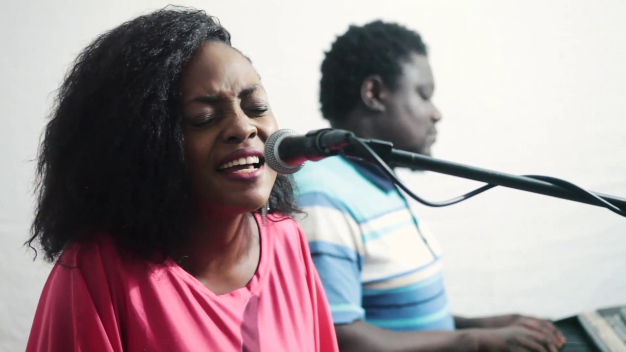 { CHRIST MA VIE } avec la Chantre Charlyne-Esther