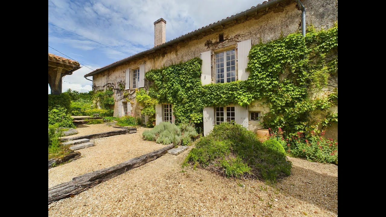 Stunning 6 bedoom property for sale in the Dordogne, France - Ref. BVI79752