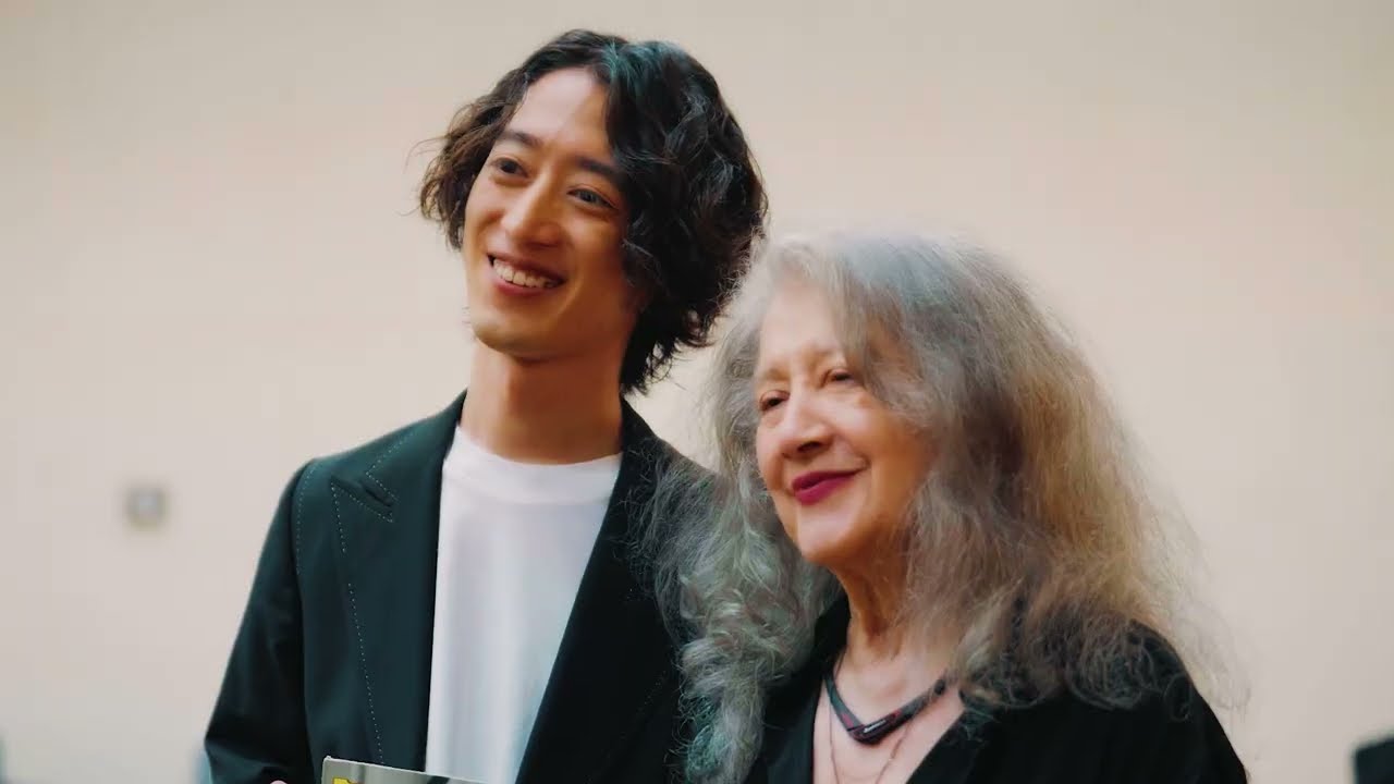 【Français】 Une conversation entre la pianiste de renommée mondiale Martha Argerich et Hayato Sumino
