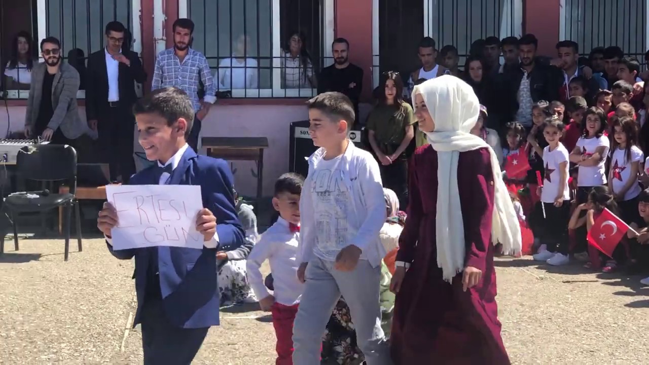 23 Nisan ulusal Egemenlik ve Çocuk Bayramı - Tiyatro Gösterisi