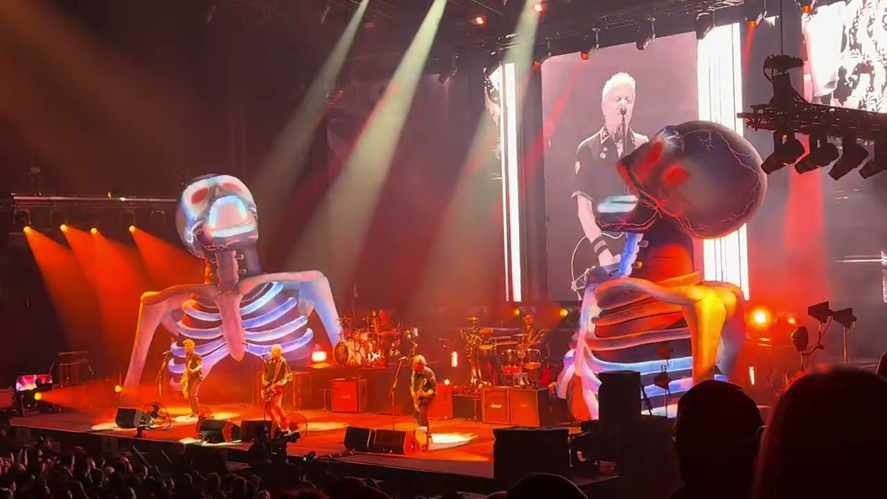 The Offspring - I Want To Be Sedated (cover) / Gotta Get Away + Drum Solo - Live in Winnipeg 2/6/26