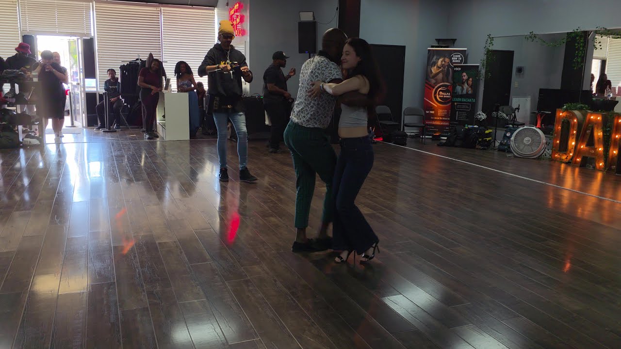 Kizomba workshop - Semba Social: Kiki & Rina @ OneKiz 2025 - Coleteiro