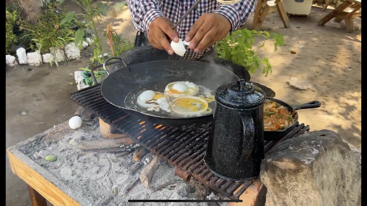 Si tienes aros de cebolla prepara este desayuno con blanquillos!!