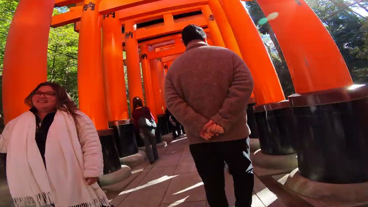 ②[ 4K ]京都市【伏見稲荷大社】の風景。[4K] View of Fushimi Inari Taisha Shrine in Kyoto, Japan.