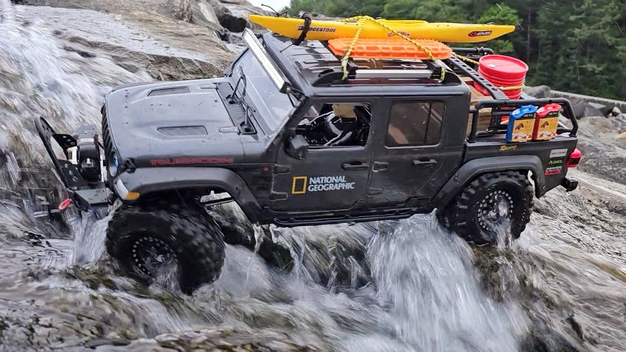 1/10 Scale RC | Axial Jeep Gladiator Rock Crawler - Epic River Side Crawling Trail Adventure!