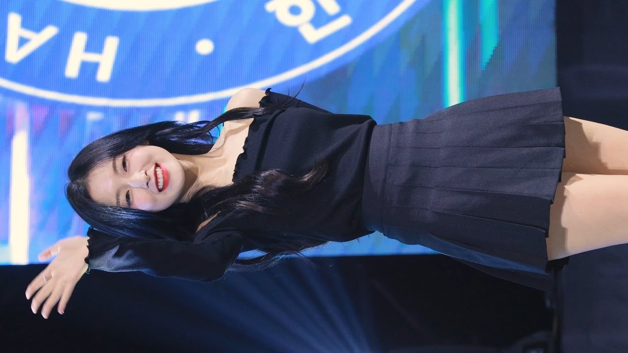 220929 오마이걸 아린 : ' Real Love (리얼러브) ' 무대 세로 직캠 (OHMYGIRL  ARIN Fancam) @ 한라대 축제  by Plumia [4K 60p]