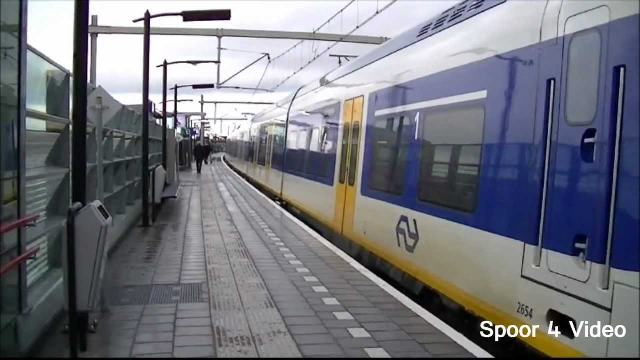 Treinen in Almere Poort - 9 december 2012