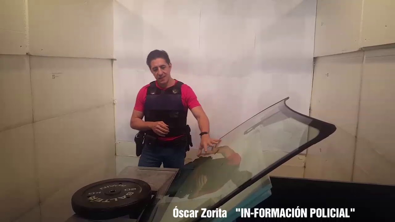 Disparos sobre parabrisas.