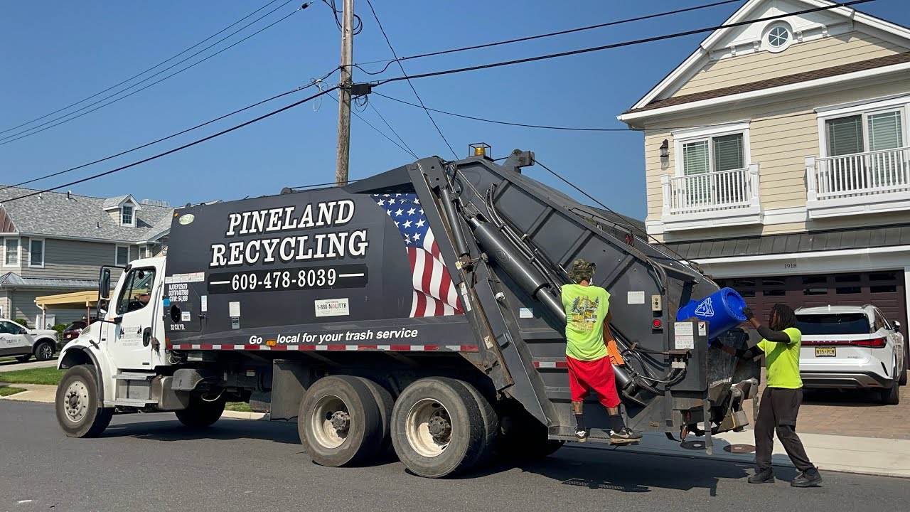 Pineland Freightliner M2 NewWay Viper rear loader garbage truck