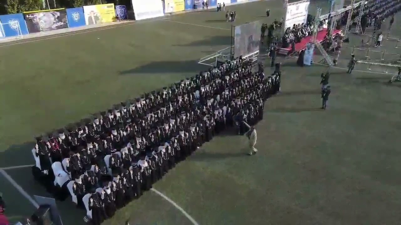اداء القسم الطبي للدفعة الأولى يلقنهم إياه وزير الصحة.. 