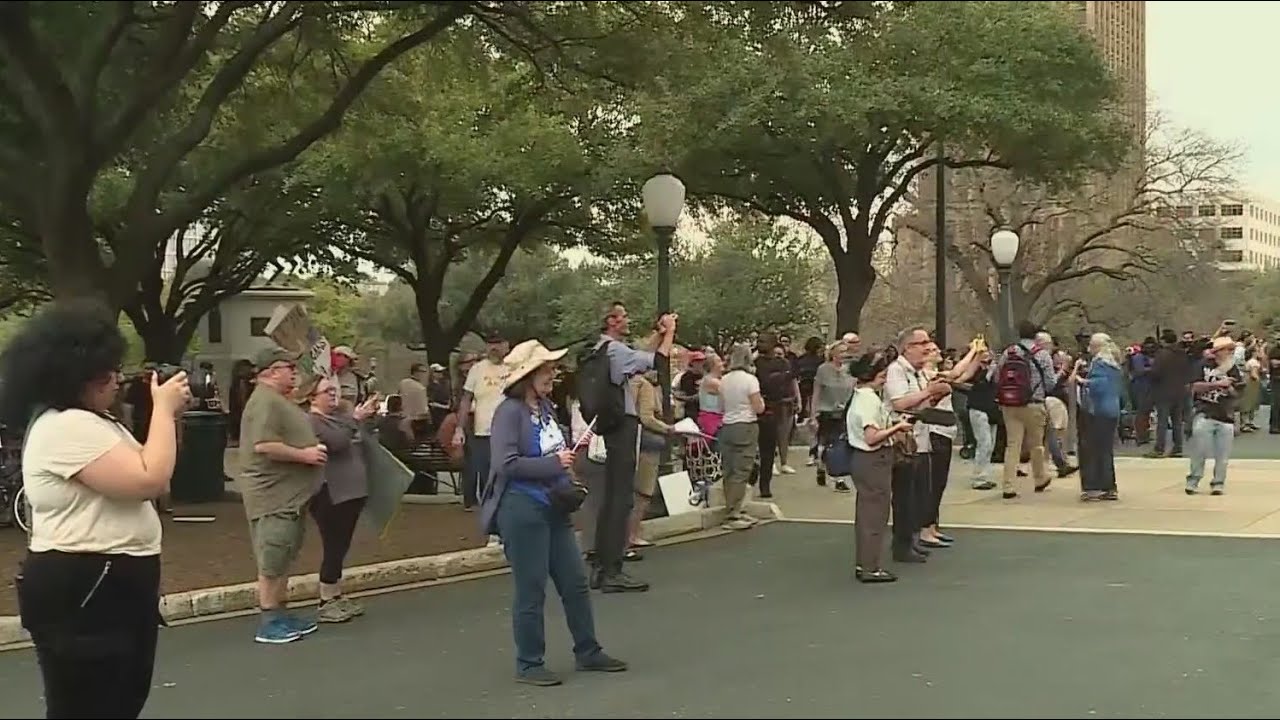 Happening at noon: Texas Capitol protest part of '50501' day of action