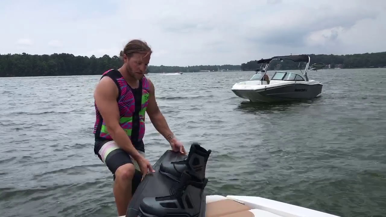 Live On The Lake MasterCraft XT23 Review