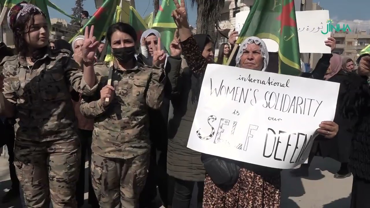 Jinan li Qamişlo ji bo piştgiriya YPJ’ê meşiyan