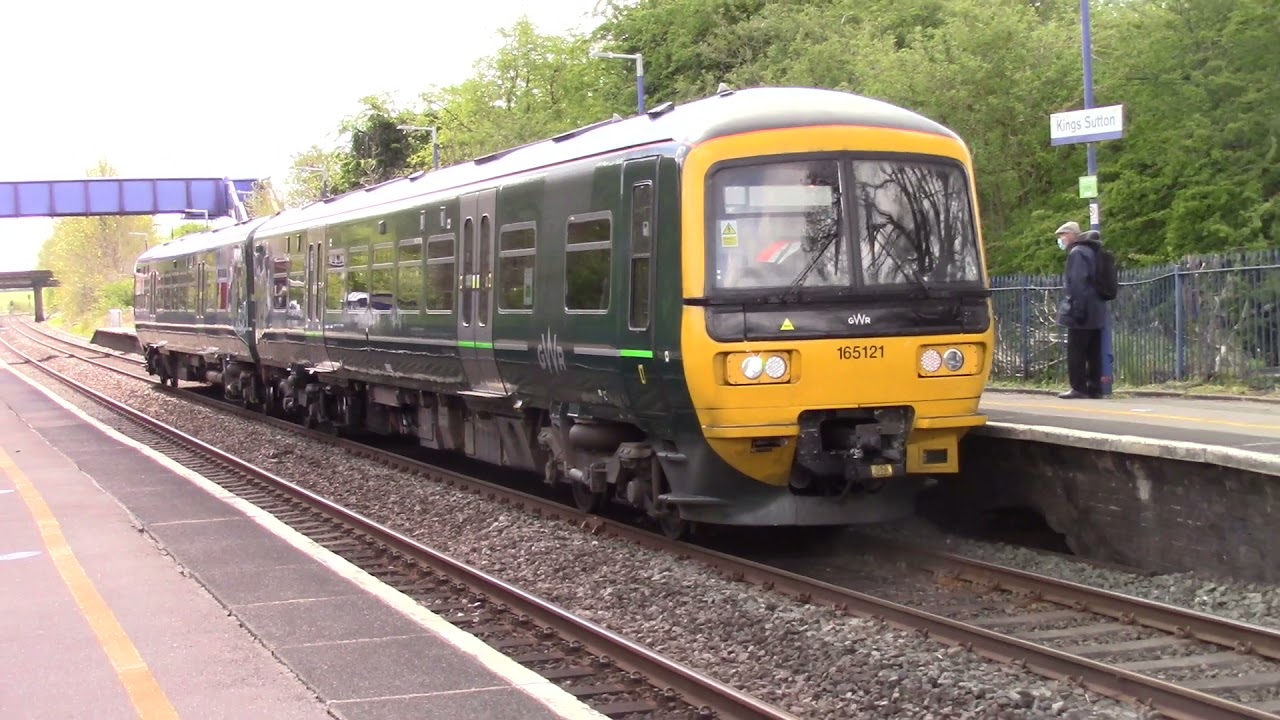 Trains at Kings Sutton - 5/5/21