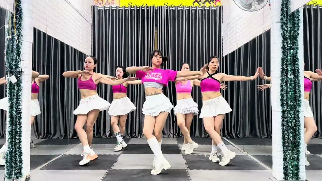 Lắc Hông Aerobic Cho Vòng Eo Thon Mảnh | Giảm Mỡ Vùng Eo.