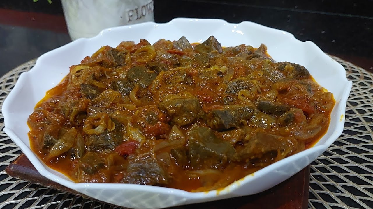 جواز غرنوق بالبصل و طماطيش ببنة زمان للعيد...Ghernoug aux oignons et tomates traditionnel