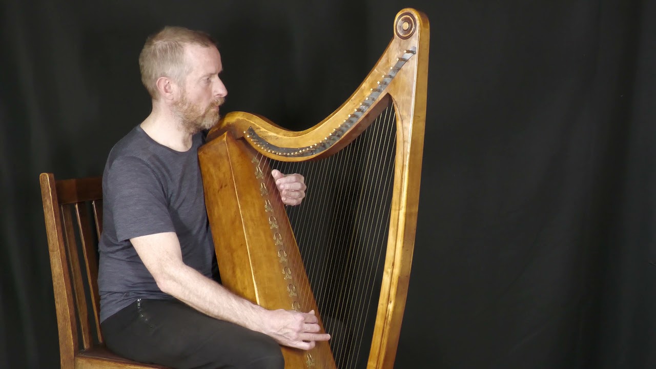 Grádh gan fhios - Love in Secret. Old Irish harp tune played by Simon Chadwick