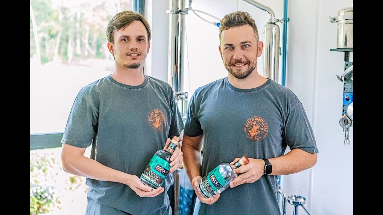 ↠  Das &aacute;guas calmas de um porto 🌊, direto para a sua ta&ccedil;a.🍹