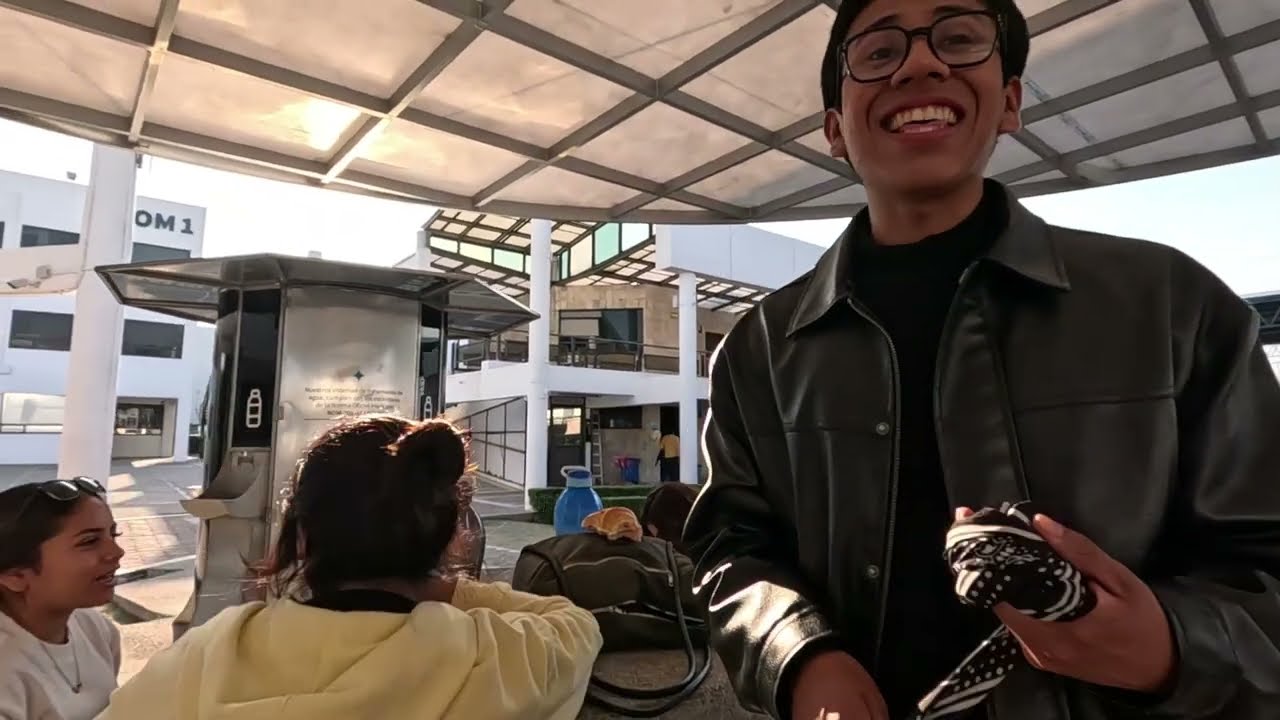 ¿QUE TE ENCUETRAS EN LA FACULTAD DE COMUNICACIÓN?
