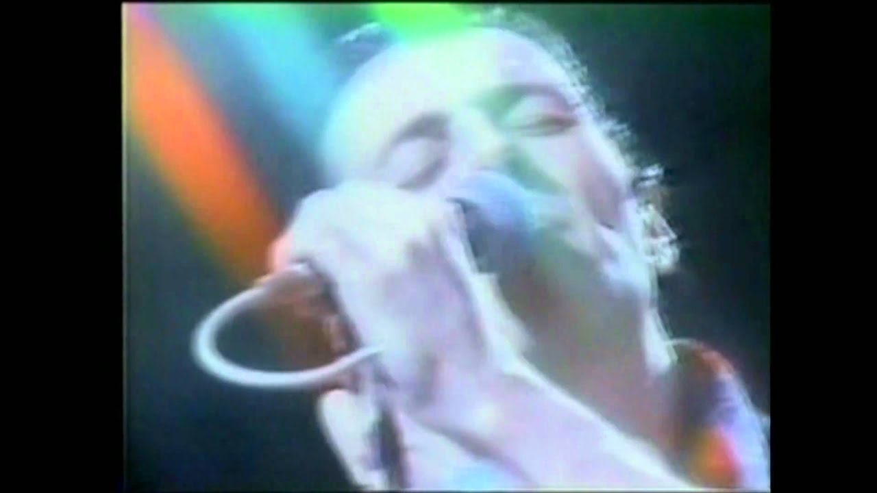 THE CLASH - TOMMY GUN (HD)