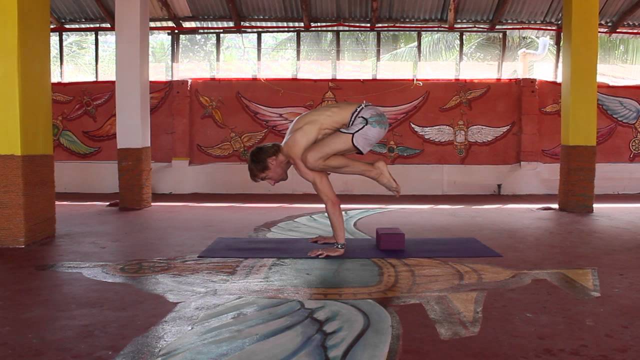 Asana Kitchen: Strength & Balance Bakasana Transition with David Garrigues (Crow Posture)
