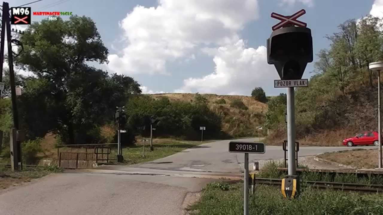 Železniční přejezd Vladislav zastávka [P3856] - 4.8.2015 / Czech railroad crossing