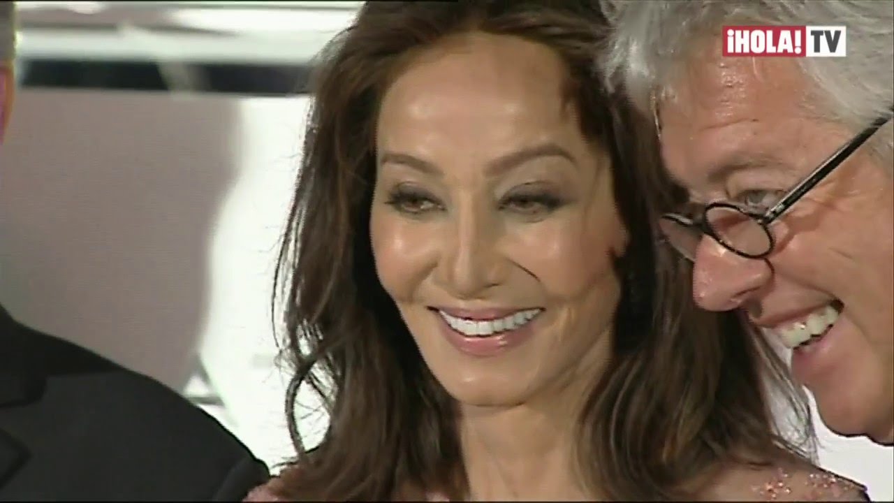 Analizamos las claves del look de Isabel Preysler junto a su estilista, Cristina Reyes | Mundo HOLA