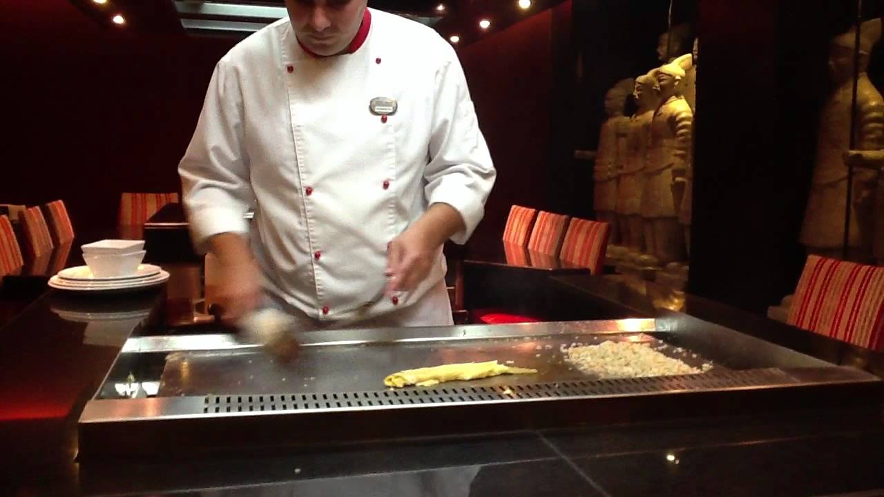 Teppanyaki: Arroz frito con huevo y verduras