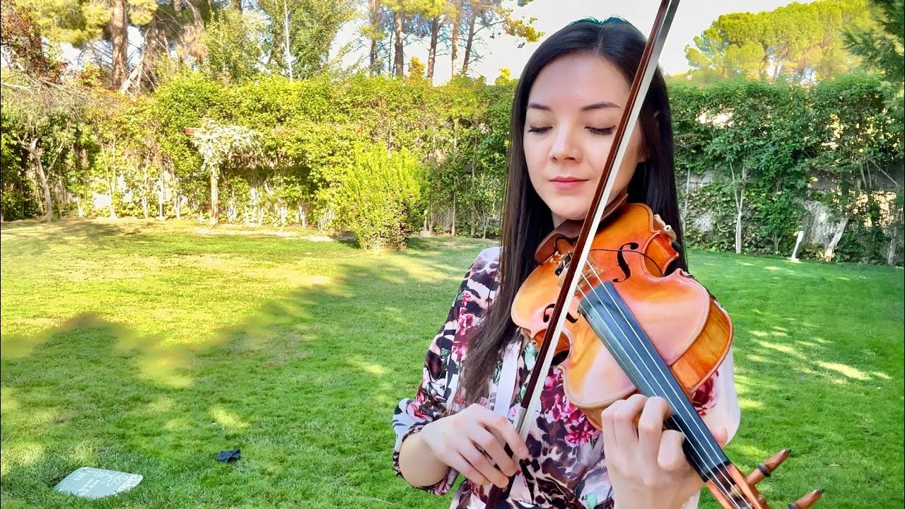 Violín eléctrico con base - Cheap Thrills, Havana, Despacito, Wildest Dreams, Mamma Mia & more…