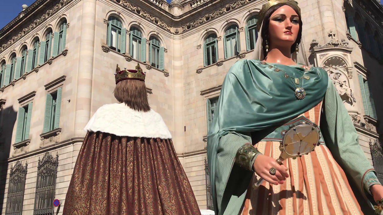 Sortida dels Gegants de la Ciutat de l'Ajuntament | Flama del Canigó 2019