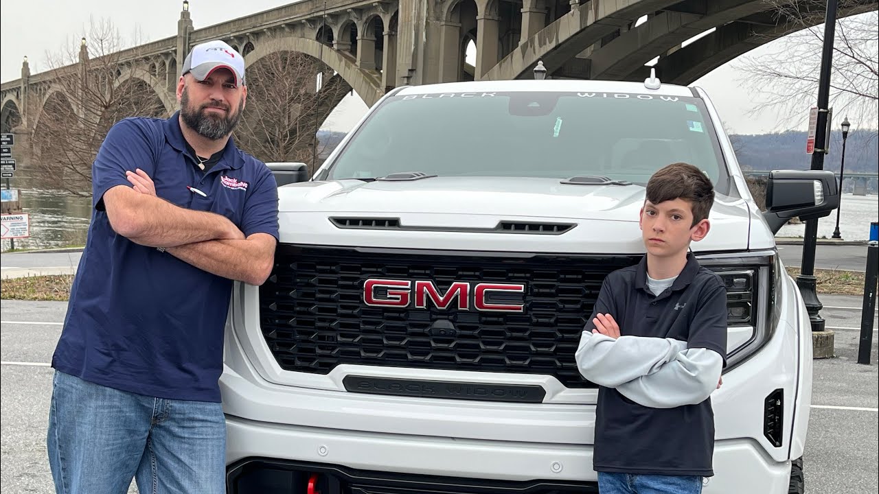 2022 GMC Sierra 1500 AT4 Black Widow