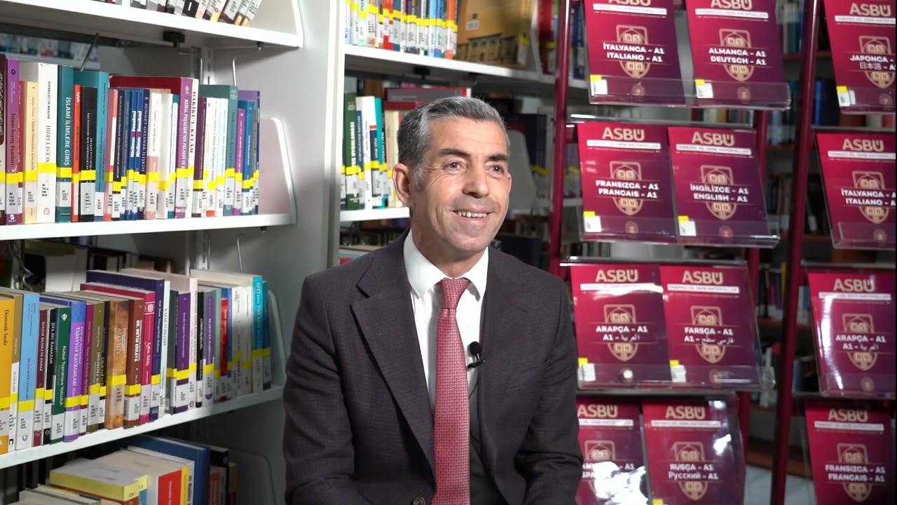 Hocalarımızın Kitapları/ASBÜ Yabancı Diller Fakültesi Dekanı Prof. Dr. İsmail Çakır