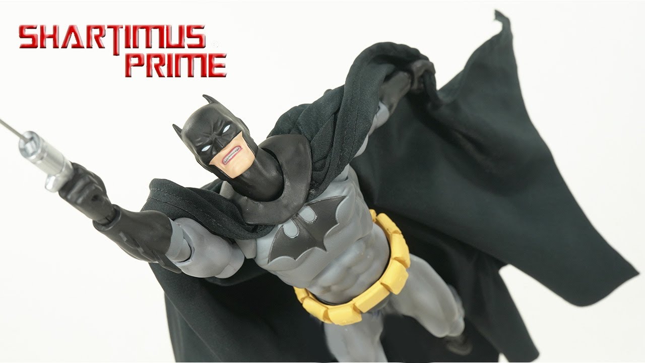 Обзор импортной фигурки Repainted Orphan - MAFEX Batman Hush Black Version DC Comics