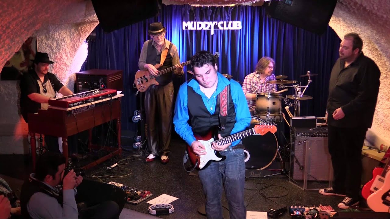 The Bluesbones - she's got the devil in her (LIVE)