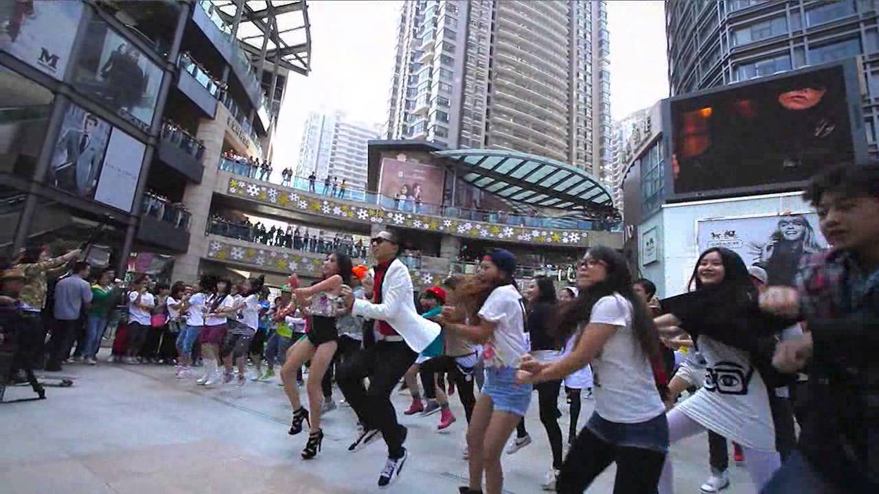 Gangnam Style Dance Flash-Mob in Kunming China (Octobre 2012) - by The Dangsters