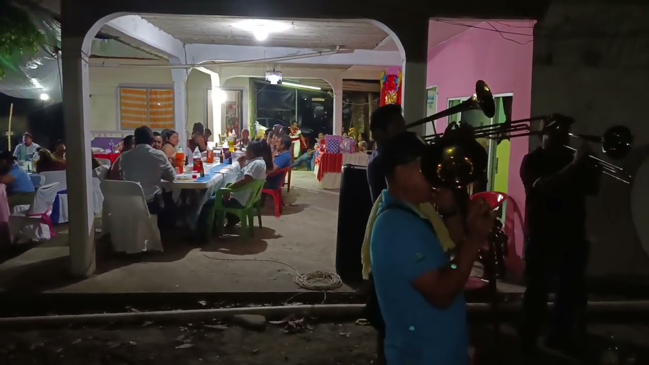 BANDA DE VIENTO SANTA CRUZ DE COATZONCO HUAUTLA HGO.