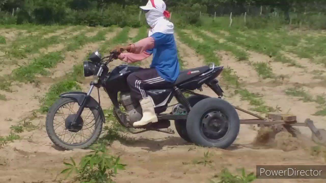 Moto cultivando