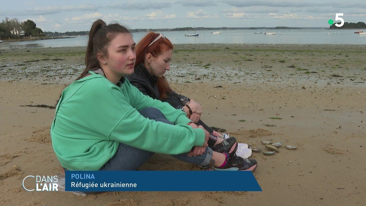 Sur l’île-aux-moines, l’accueil des réfugiés ukrainiens s’organise - Reportage #cdanslair 24.03.2022