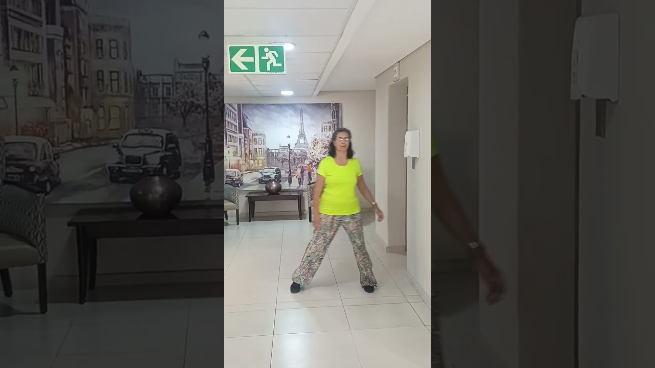  LOVED YOU WITH ALL OF MY HEART- BEGINNER LINEDANCE Choreographed by Gabby Parker(SA)
