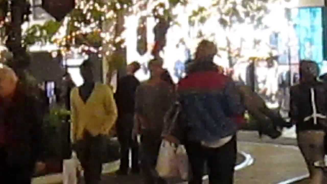 Bella Thorne's Boyfriend Tristan Klier Carries her to the Movies
