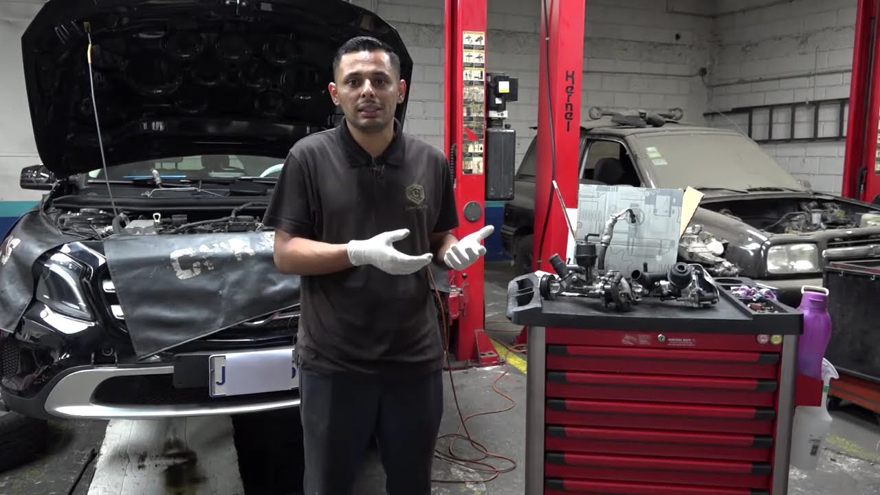 Cómo reemplazar la bomba de agua de un Mercedes GL200