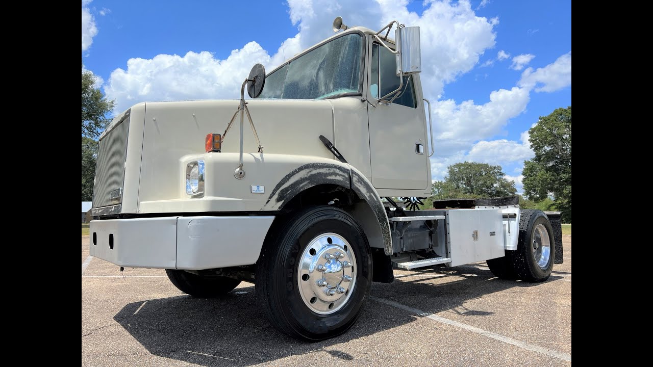 1993 Volvo White GMC WG Day Cab SA 5th Wheel Tractor Truck VN1261 Lot#410