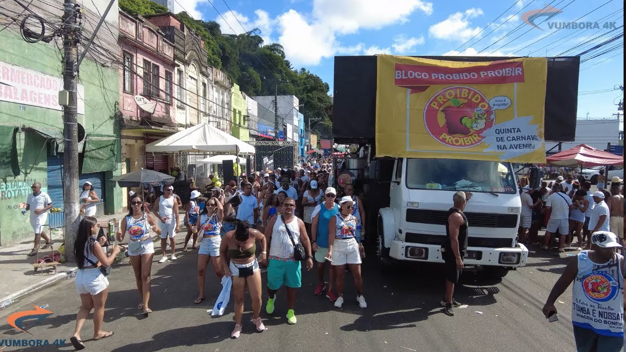 SALVADOR BAHIA - Passagem do Bloco Proibido Proibir na LAVAGEM DO BONFIM