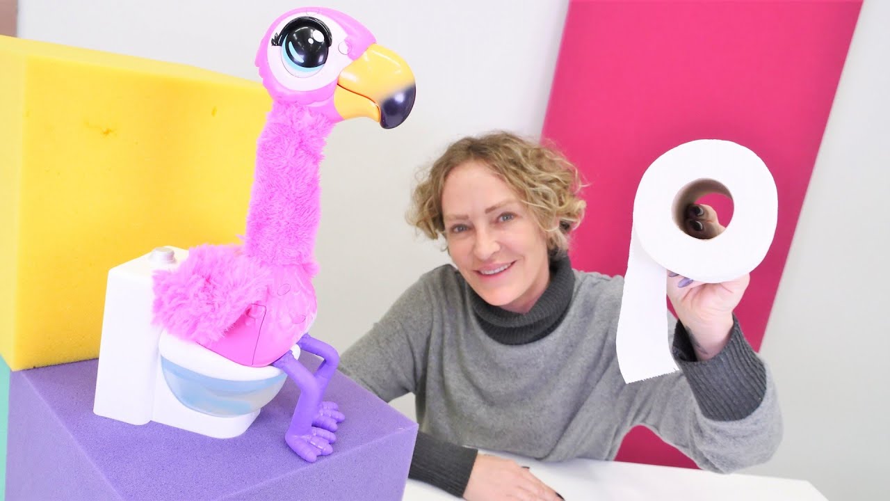 Spielzeug Video mit Nicole. Der Flamingo muss auf die Toilette. Video für Kinder